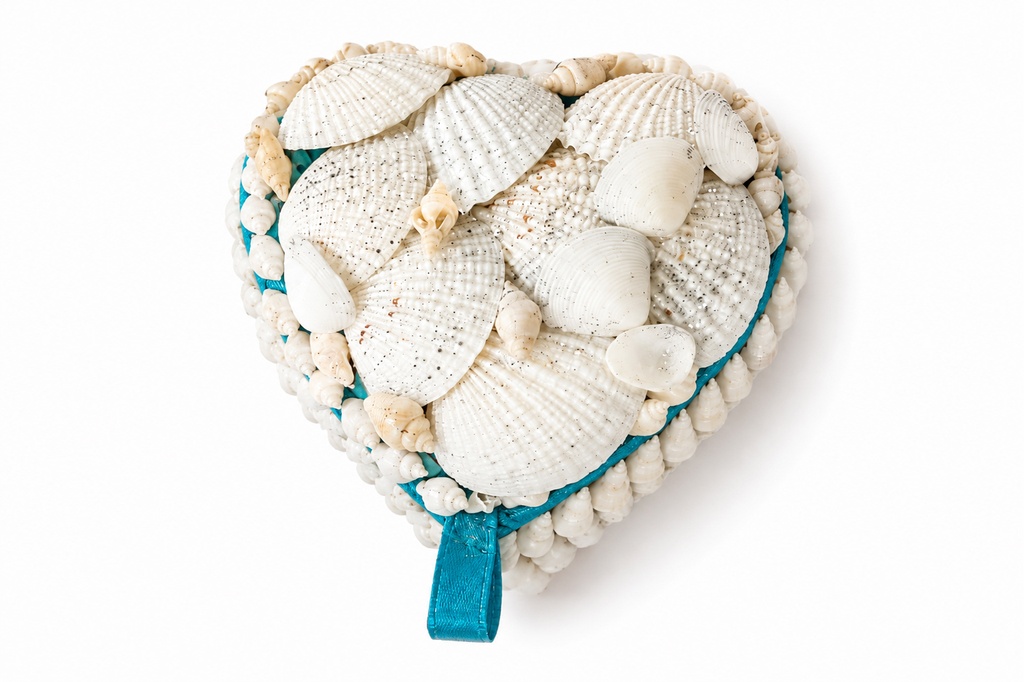 SCATOLA CUORE CONCH. BIANCHE GRA C/GLITTER CM 12 