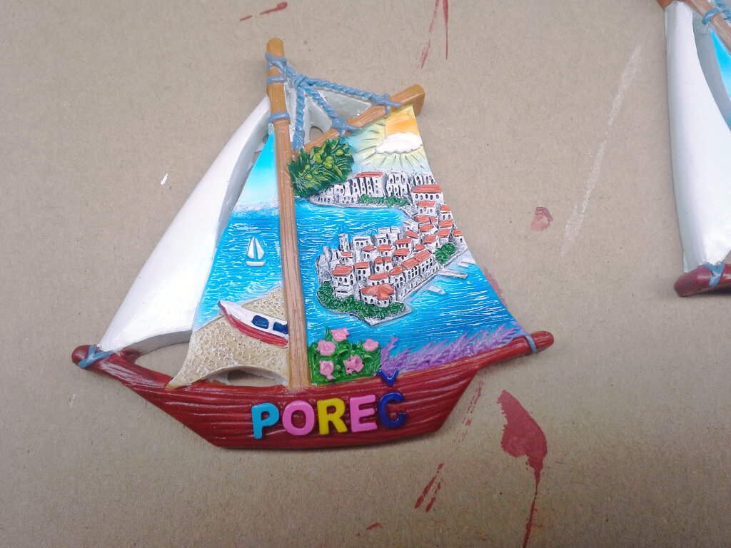 MAGNETE RESINA BARCA BIANCA POREC 